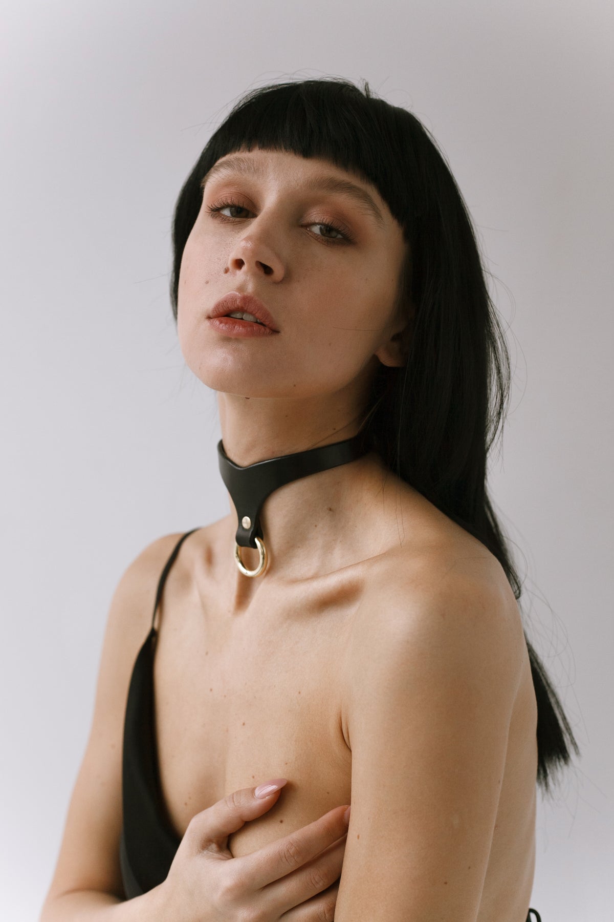How to Choose Leather Chokers: A Complete Guide