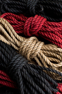 A guide to choosing bondage rope