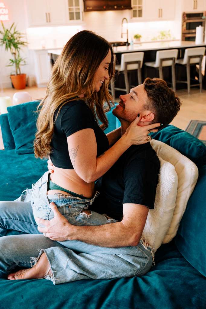 Interview with a couple of kinky creators Sunny & Skye