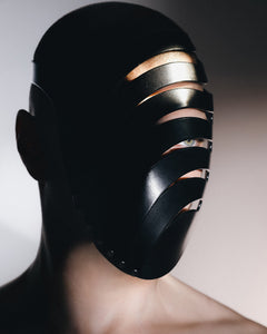 Maschera BDSM in pelle Anoeses “Segmented” Nera – ANOESES
